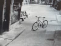 Mesto preslávené paranormálnymi aktivitami opäť šokuje: Strašidelné VIDEO hýbajúceho sa bicykla!