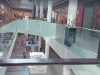 AKTUÁLNE Evakuácia v bratislavskom nákupnom centre: Nahlásili tam bombu