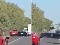 Hrôzostrašná nehoda: Bláznivá jazda na Ferrari sa skončila tragicky, manželia zhoreli priamo v aute!