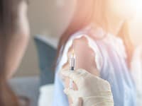 Univerzitná nemocnica Bratislava rozširuje kapacity na očkovanie proti KORONAVÍRUSU