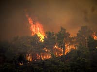 Úrady v Grécku vylepšili pred letom plány na boj proti lesným požiarom