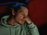 Mladík zaspal v kine počas premietania hororu: Ľudia nechápu, ako si mohol dať šlofíka pri tomto FILME?!