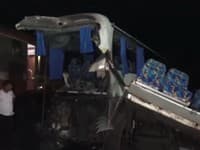 Hrozná nehoda vlaku a autobusu s českými turistami na Srí Lanke! Traja sú zranení