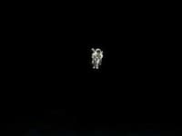 Najdesivejšia FOTO z vesmíru: Pozrite, čo sa nachádza pod astronautom! Ľudia na Zemi tŕpli od strachu