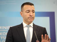 Minister Drucker má hlavu v smútku: Výsledky slovenských žiakov v meraní PISA 2022 sú tragické