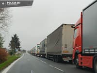 Únia dopravcov Slovenska naďalej blokuje kamióny z Ukrajiny na tomto hraničnom priechode