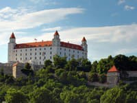 Mesto Bratislava zvýši od januára daň z nehnuteľností a poplatok za odpad