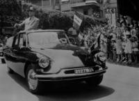 K obdivovateľom automobilu patril aj generál Charles de Gaulle.