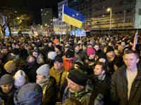 V niekoľkých mestách sa opäť konali demonštrácie: Ľudia protestovali proti krokom vlády
