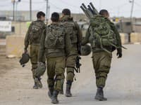 Vojaci v incidente s humanitárnou pomocou strieľali len na podozrivé osoby, tvrdia Izraelské obranné sily