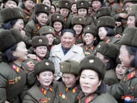 Kim Čong-un sa plesol po vrecku: Svojmu háremu kúpil podprsenky v rekordnej sume