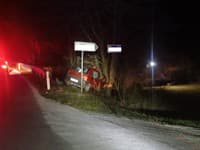 Tragická nehoda pri Starej Turej: Vodička (†70) narazila do stromu, zraneniam na mieste podľahla