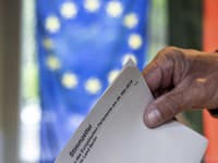 Len päť z 24 kandidujúcich strán a koalícií vedú do eurovolieb ženy