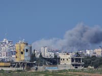 Šéfovia diplomacií Francúzska, Jordánska a Egypta vyzvali na prímerie v Gaze