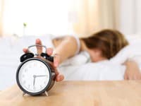 Je skoré ranné vstávanie zdravé? Ak sa pravidelne budíte o TEJTO hodine, riskujete vážne následky