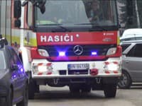 Zásah hasičov v Bardejove: Pri požiari v byte sa jedna osoba nadýchala splodín horenia