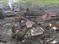 Počet obetí prívalov vody a studenej lávy v Indonézii stúpol na 58