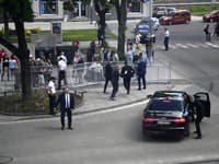 MIMORIADNY ONLINE Atentát na premiéra Fica v Handlovej: 71-ročný strelec ho zasiahol tromi ranami