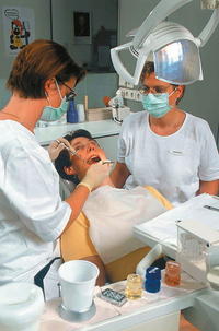 Poisťovňa vám do roka preplatí iba jednu preventívnu prehliadku u zubára.