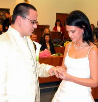 Robo Mikla sa dnes oženil s Majkou Legatovou.