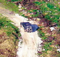 Na toto Mitsubishi Pajero 36-krát vystrelili policajti z vrtuľníka.