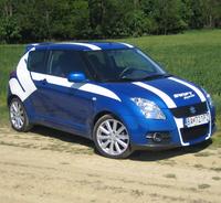 Vďaka motoru s výkonom 125 koní a tvrdším tlmičom Monroe sa so Swiftom Sport zabavia najmä ostrejší vodiči.