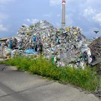 Kopy zapáchajúceho odpadu v Partizánskom pochádzajú z Rakúska.