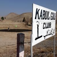 Na jedinom golfovom ihrisku v afganskom Kábule môže hráč prísť o život.
