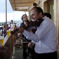 Program festivalu vo Východnej osviežila rezká hudba ľudových huslistov.