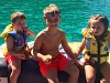 PALMA DE MALLORCA - Chlapčeka Artura, ktorý je nezvestný od utorkových záplav na Malorke, hľadajú stovky záchranárov. Pátranie sa zúžilo na oblasť na severovýchode ostrova, kde bol vo štvrtok nájdený jeho batoh. Podľa miestneho denníka Última Hora oblasť cez noc prečesávalo 150 vojakov. Rodinná dráma na Malorke: Matka zachraňovala rodinu, sama zahynula, čo je s jej synom (8)?
