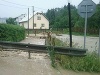 RAKOVÁ - Po intenzívnej búrke a prívalových zrážkach zatopil v nedeľu (21. 7.) vodný tok Trstená v kysuckej obci Raková pivnice a záhrady rodinných domov. Slovenský vodohospodársky podnik (SVP), š. p. monitoruje vodný tok, zisťuje rozsah škôd a následne vyšle do terénu potrebnú techniku na ich odstraňovanie. Informoval o tom hovorca SVP, š. p. Marián Bocák. Kritická situácia v okolí Čadce: Po intenzívnej búrke zaplavila voda pivnice a záhrady