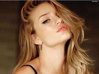 Rosie Huntington-Whiteley