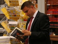 Branislav Záhradník sa inšpiruje multimilionárom Donaldom Trumpom. 