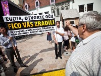 Matovičov protest proti Ficovi