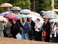 Odhalenie pamätníka obetiam havárie vojenského lietadla v Lome nad Rimavicou