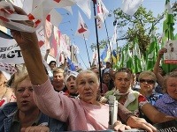 Protesty v centre Kyjeva pokračujú