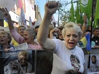 Protesty v centre Kyjeva pokračujú
