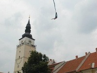 Poslanec Jozef Viskupič skočil zo 40 metrov.
