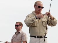 Putin s Medvedevom išli loviť ryby