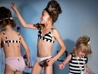 Pre kontroverznú módnu značku pózujú v bielizni dievčatká v útlom veku