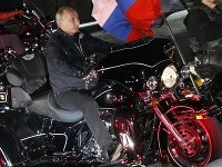 Vladimír Putin si vyskúšal jazdu na trojkolke