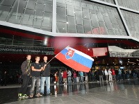 Pietna spomienka na Paľa Demitru pred Zimným štadiónom Ondreja Nepelu v Bratislave.