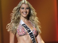 Promenáda v plavkách súťažiacich svetového finále Miss Universe 2011