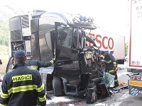 Na oboch kamiónoch vznikli tisícové škody