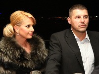 Marianna Ďurianová so snúbencom Romanom Doležajom. Marianna Ďurianová so snúbencom Romanom Doležajom.