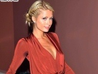 Paris Hilton ukázala nemeckým fotografom, že aj ona sa občas poriadne zapotí.