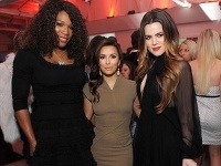 Úsmevné trio v zložení Serena Williams, Eva Longoria a Khloe Kardashian