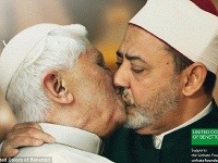 Benedikt XVI. a egyptský imám Ahmad el-Tajíb