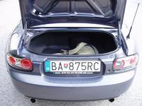 Kufor má malý objem (150 l).