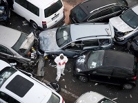 Hromadná nehoda na diaľnici v Nemecku